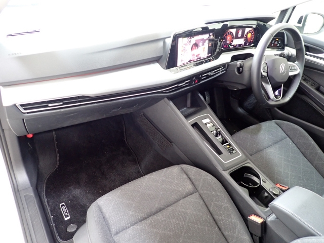 VOLKSWAGEN GOLF 2023