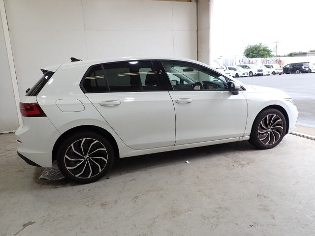 VOLKSWAGEN GOLF 2023
