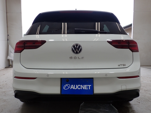 VOLKSWAGEN GOLF 2023