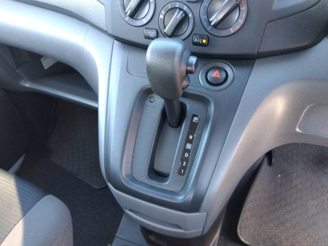 NISSAN NV200 2020