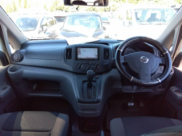 NISSAN NV200 2020