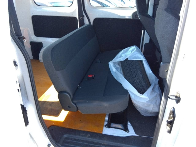 NISSAN NV200 2020