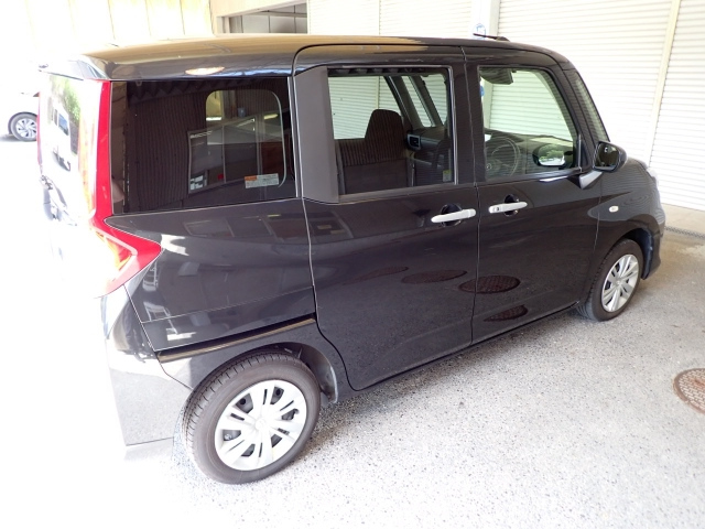 TOYOTA ROOMY 2021