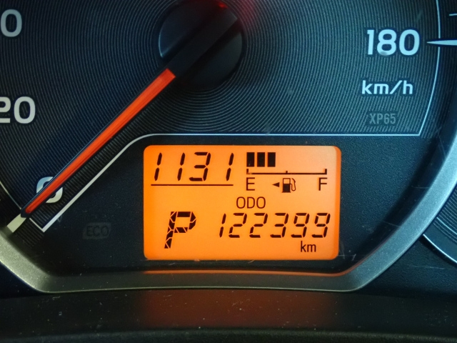 TOYOTA VITZ 2013
