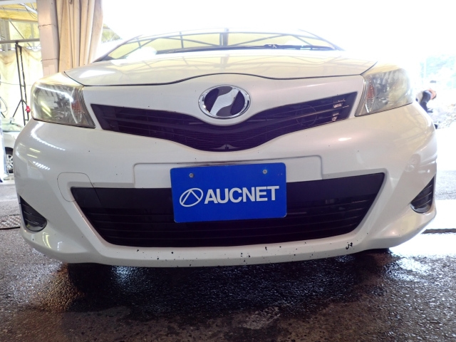 TOYOTA VITZ 2013