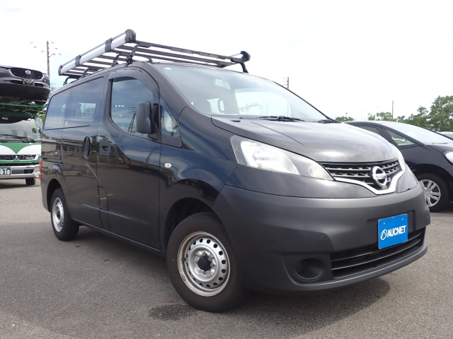 NISSAN NV200 2019