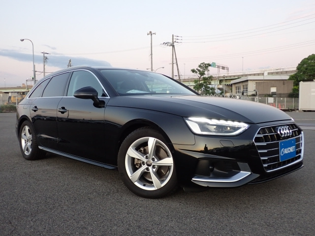 AUDI A4 2022