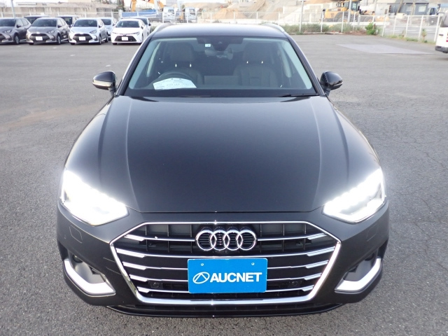 AUDI A4 2022