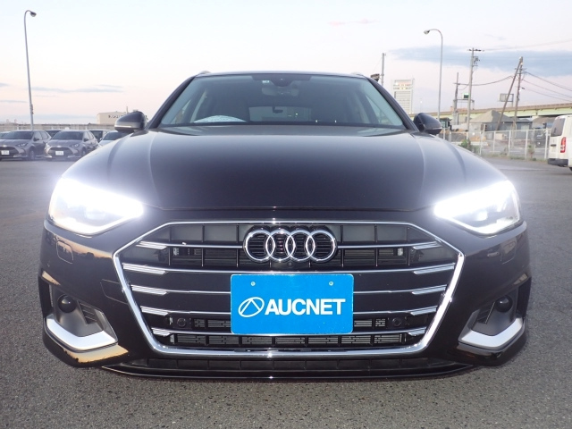 AUDI A4 2022