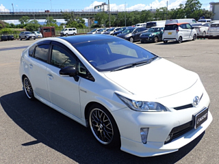 TOYOTA PRIUS 2015
