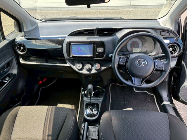 TOYOTA VITZ 2019