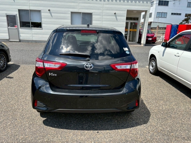 TOYOTA VITZ 2019