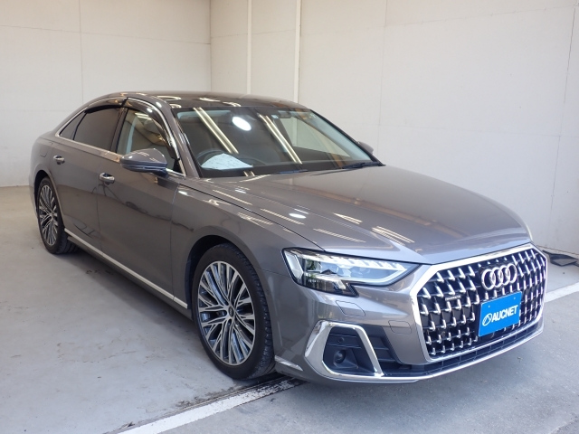 AUDI A8 2022