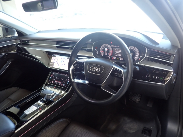 AUDI A8 2022