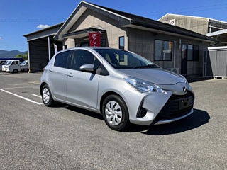 TOYOTA VITZ 2019