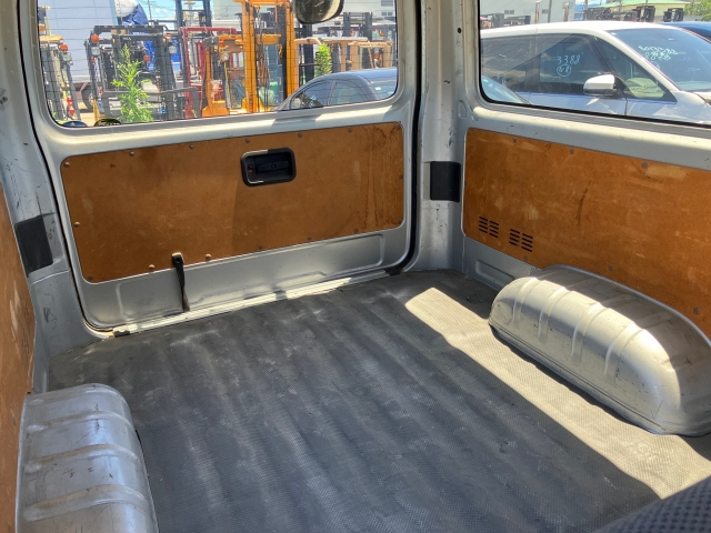 TOYOTA HIACE VAN 2013