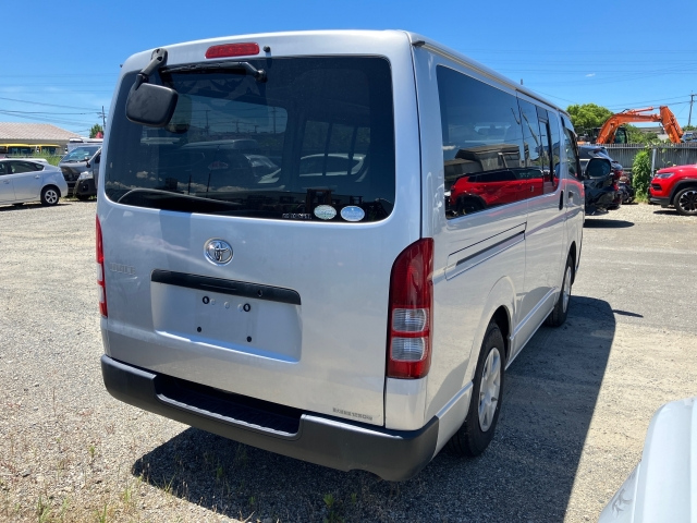 TOYOTA HIACE VAN 2013