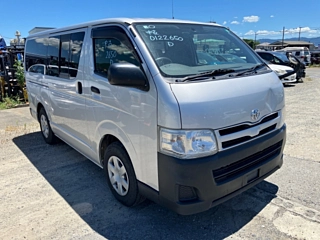 TOYOTA HIACE VAN 2013