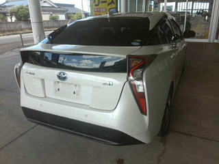 TOYOTA PRIUS 2016