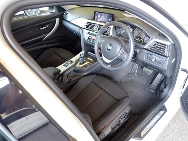 BMW 3 SERIES 2012