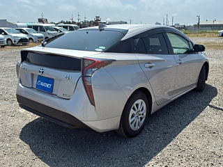TOYOTA PRIUS 2017