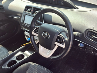 TOYOTA PRIUS 2017