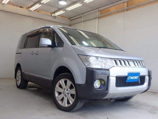 MITSUBISHI DELICA D5 2010