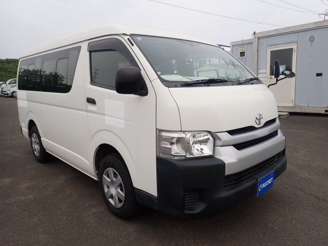 TOYOTA HIACE 2017