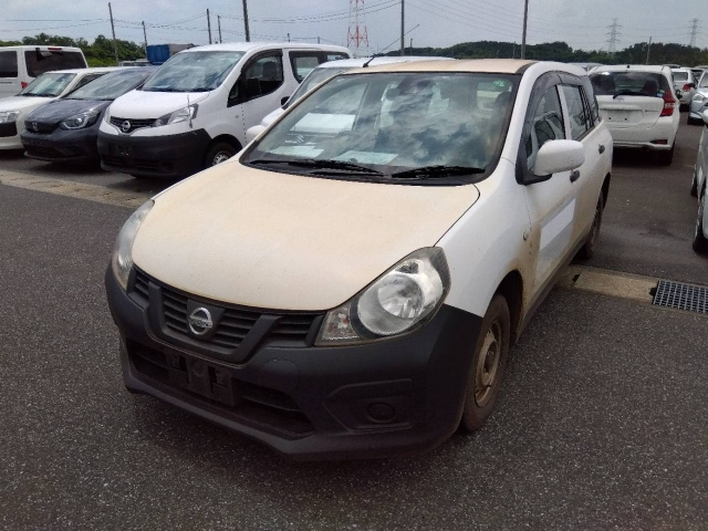 NISSAN AD 2018