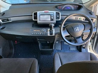 HONDA FREED 2011