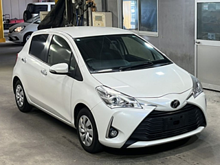 TOYOTA VITZ 2019