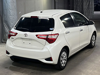 TOYOTA VITZ 2019