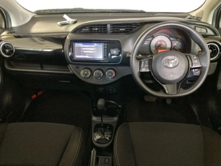 TOYOTA VITZ 2019