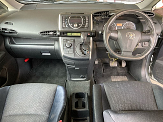TOYOTA WISH 2012
