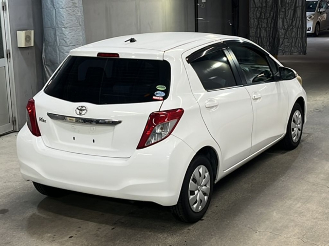 TOYOTA VITZ 2012