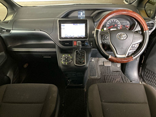 TOYOTA NOAH 2014