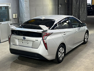 TOYOTA PRIUS 2017