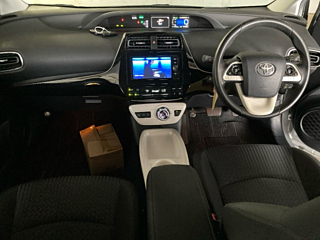 TOYOTA PRIUS 2017