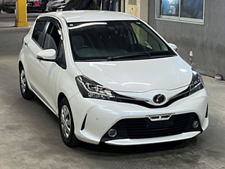 TOYOTA VITZ 2016