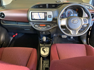 TOYOTA VITZ 2015