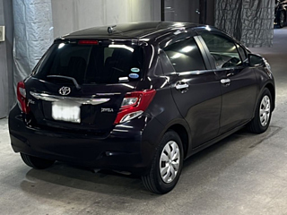 TOYOTA VITZ 2015