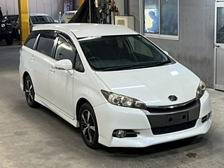 TOYOTA WISH 2013