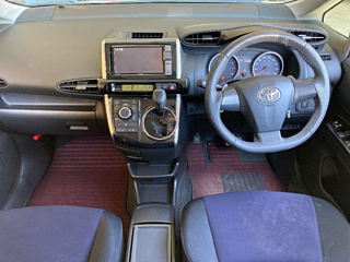 TOYOTA WISH 2013