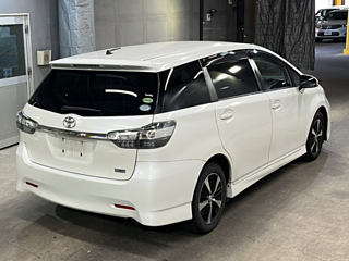 TOYOTA WISH 2013