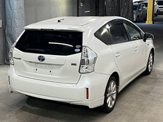 TOYOTA PRIUS ALPHA 2012