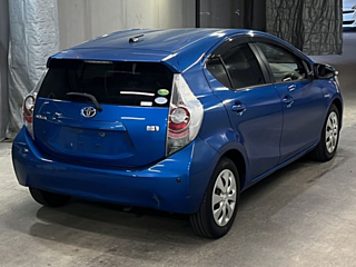 TOYOTA AQUA 2012