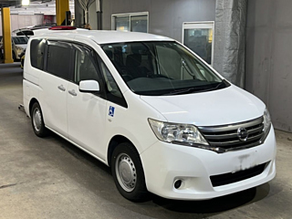 NISSAN SERENA 2013