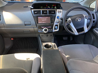 TOYOTA PRIUS ALPHA 2014