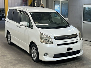 TOYOTA NOAH 2008