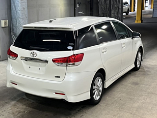 TOYOTA WISH 2010